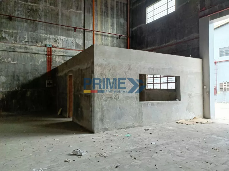 1,321 sqm gated Warehouse with High-Ceiling in Valenzuela for rent
