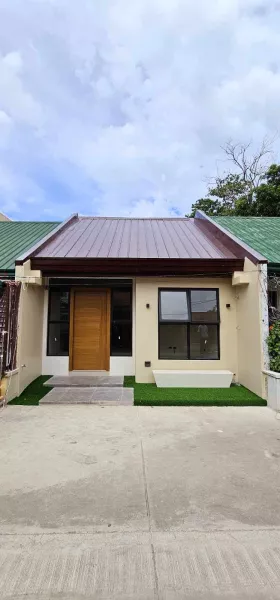 Newly Renovated Bungalow w/Loft House and Lot For Sale in BF Homes-JV2