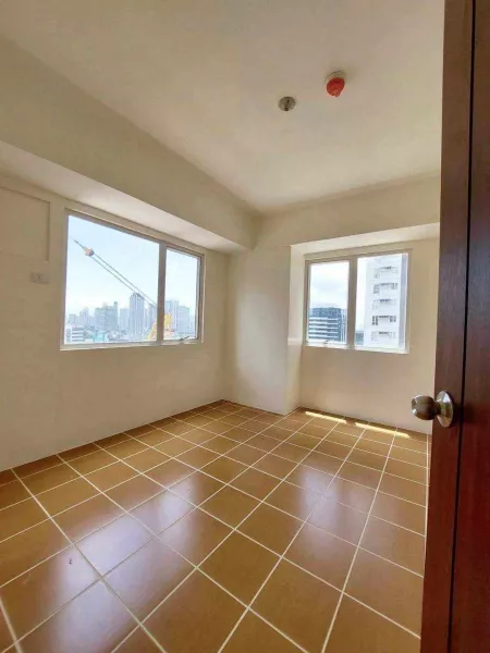 Studio Unit Rush Limited Offer Condo in Mandaluyong Link to MRT Boni Station