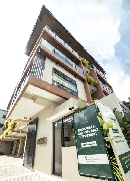 Near Bonny Serrano 4 Bedroom Townhouse for Sale 2 Car Park 27.5M -AJCQ