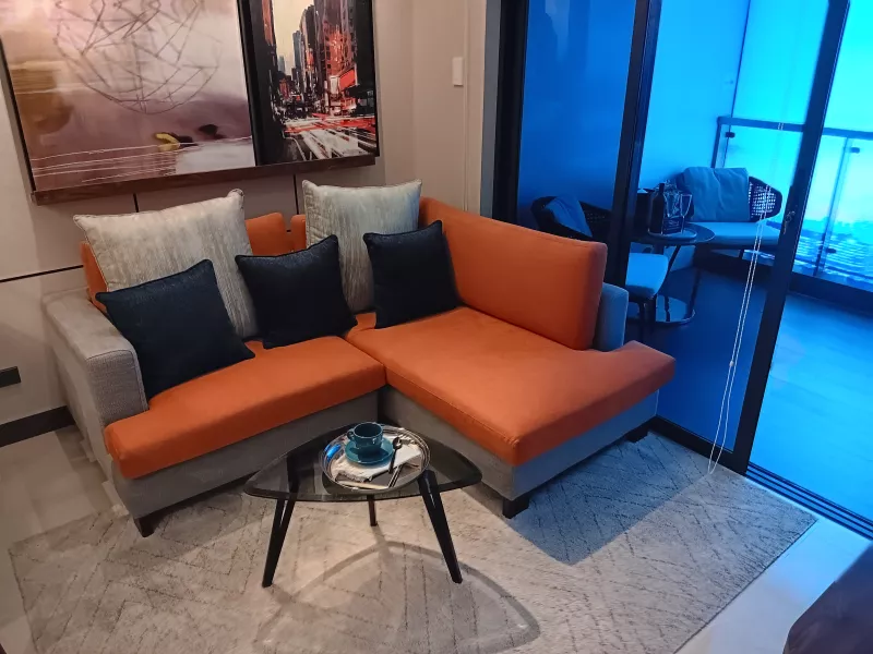 1 Bedroom Condo For Sale in Bridgetowne Near Opus Mall with Free Appliamces