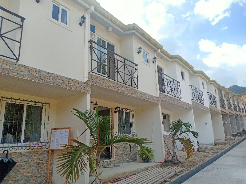 Pre-selling: Semi-Furnished, 3-Bedroom Townhouse in Cebu City