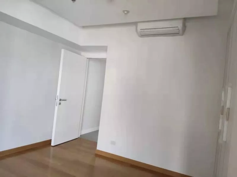 3 Br condo in Greenhills for sale near Cardinal Hospital w/ 1parking