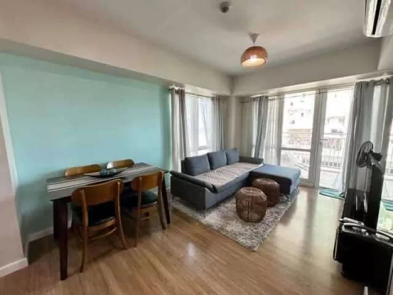 FOR RENT - 2BR UNIT WITH BALCONY AND PARKING IN SOLINEA. ACROSS AYALA MALL-CEBU.