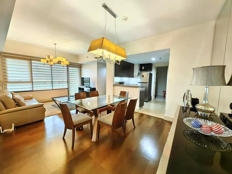 2 BR with Balcony Furnished Edades Tower For Rent Rockwell Makati