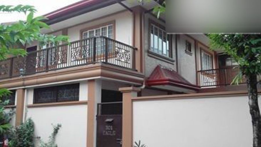 4 Bedroom House and lot for rent in Pasig