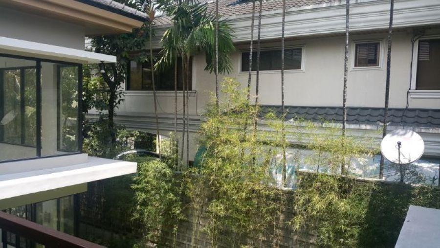 Modern Ayala Heights Quezon City 4BR + Den 7 T&B 4 CG H&L near UP and ...